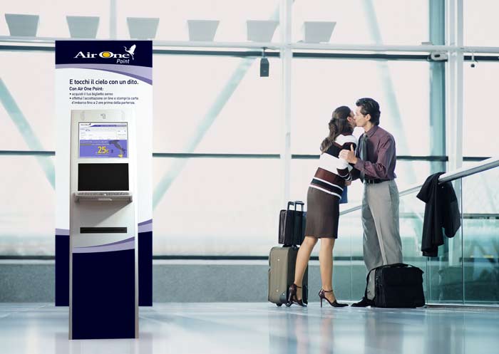 totem touchscreen per il check-in