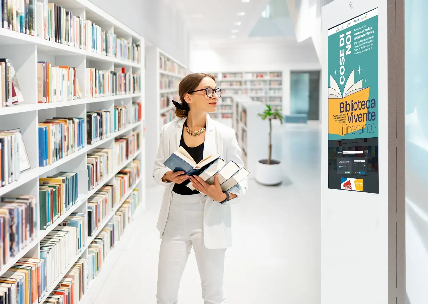 punti informativi multimediali a touchscreen