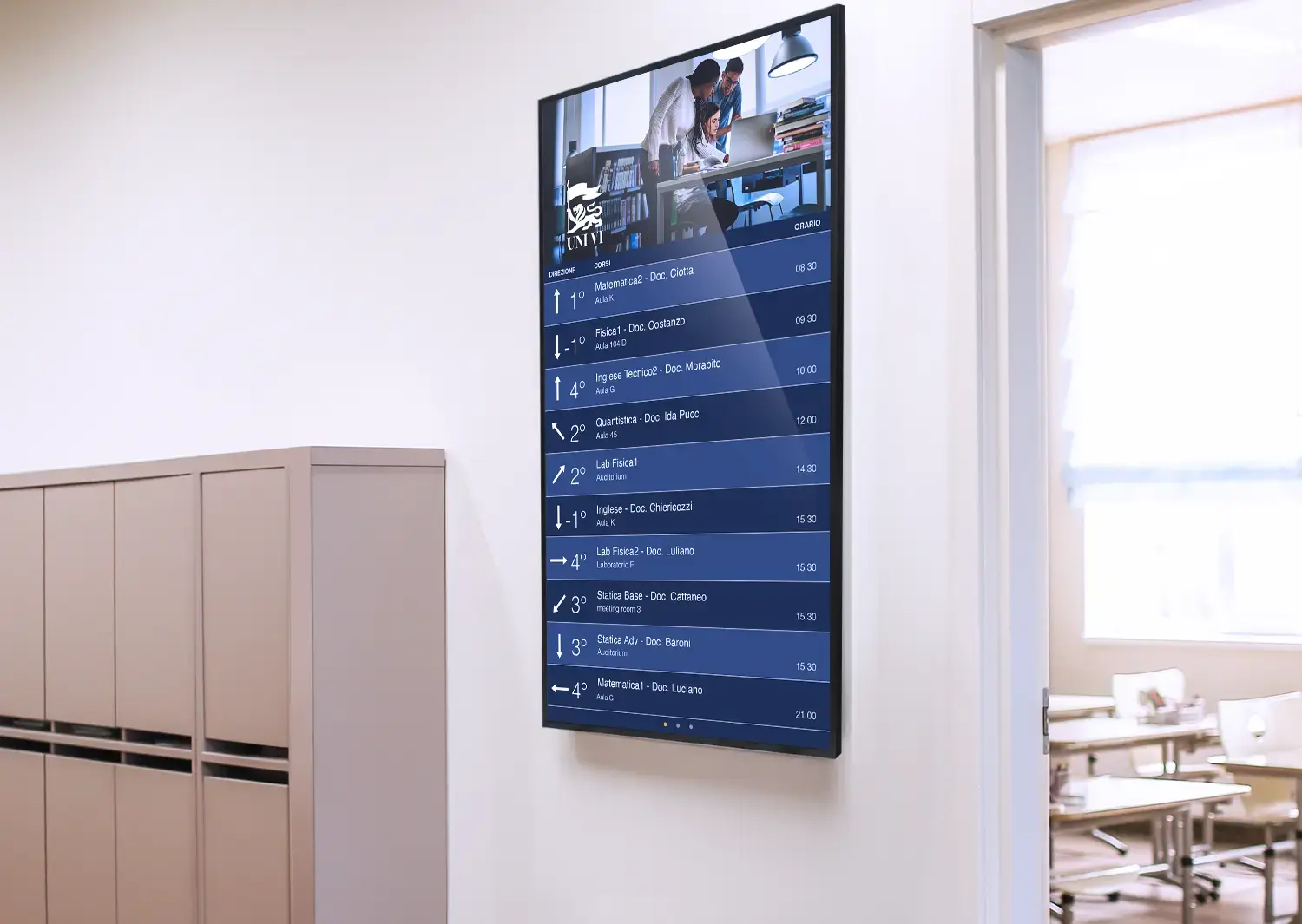 orientamento e orari delle lezioni scolastiche su display