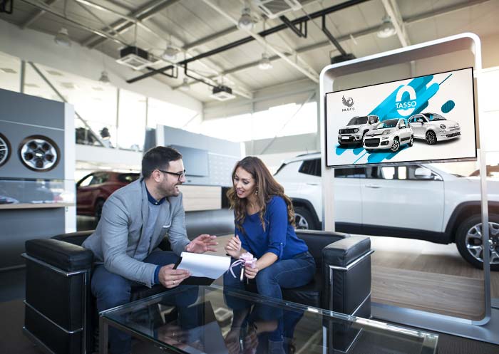 display digital signage per la comunicazione in concessionaria auto