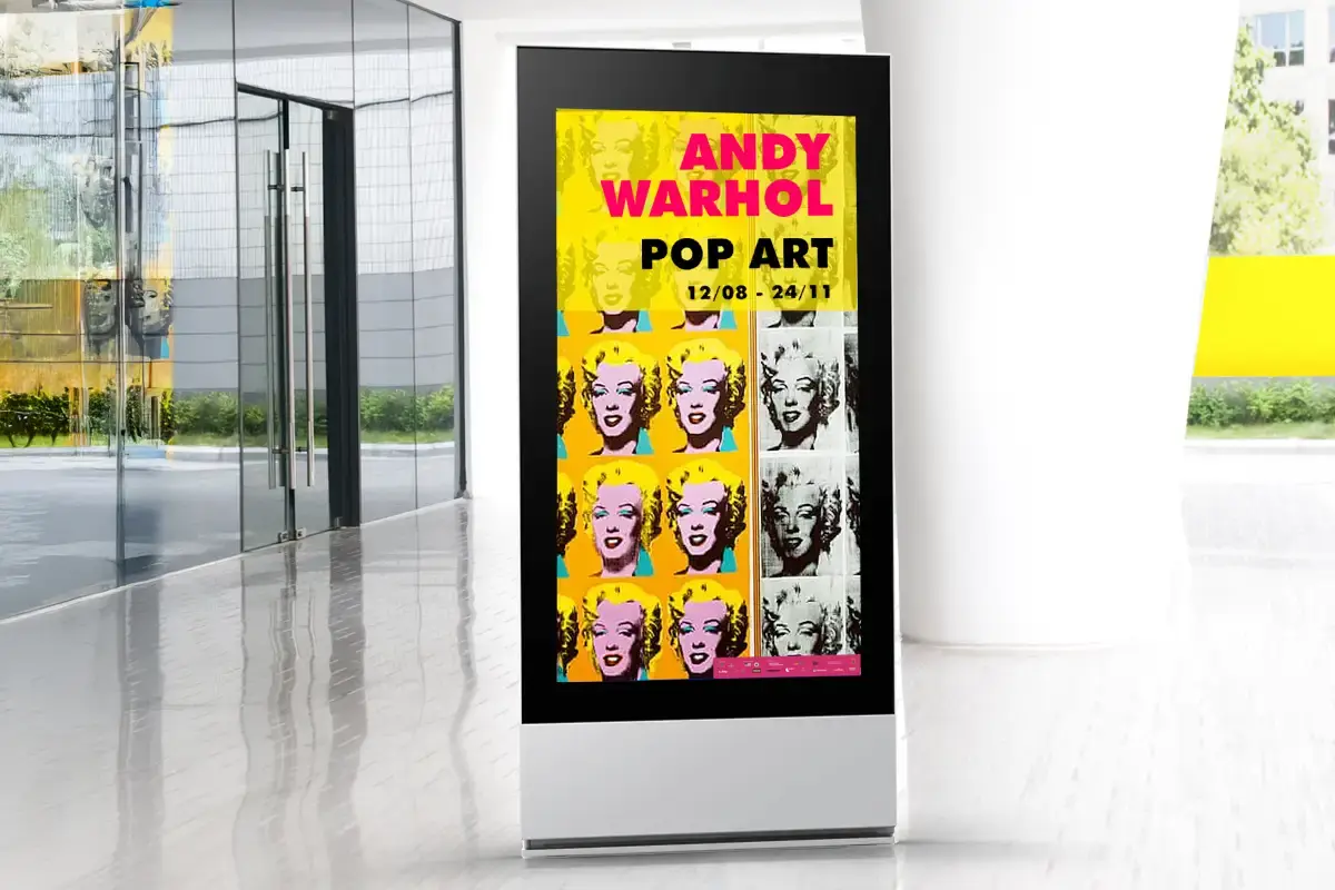 totem antivandalico per il digital signage semioutdoor