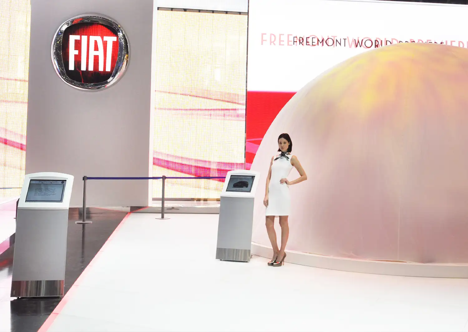 totem multimediali per l'esperienza del brand FIAT in fiera