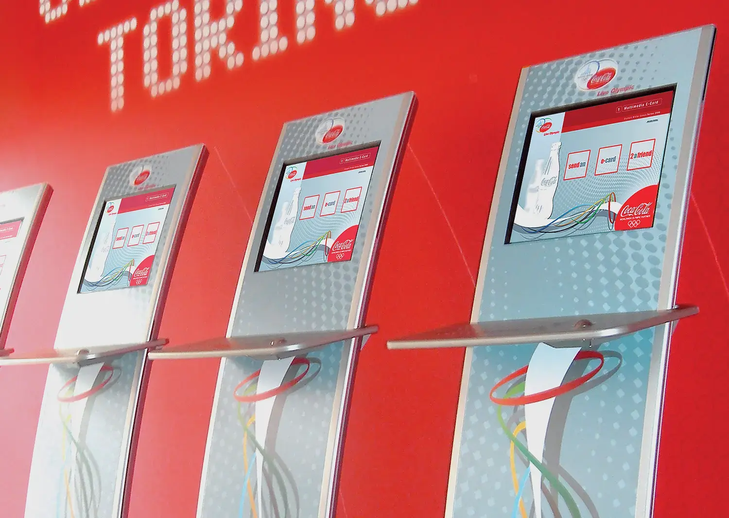 noleggio totem touchscreen per coca cola